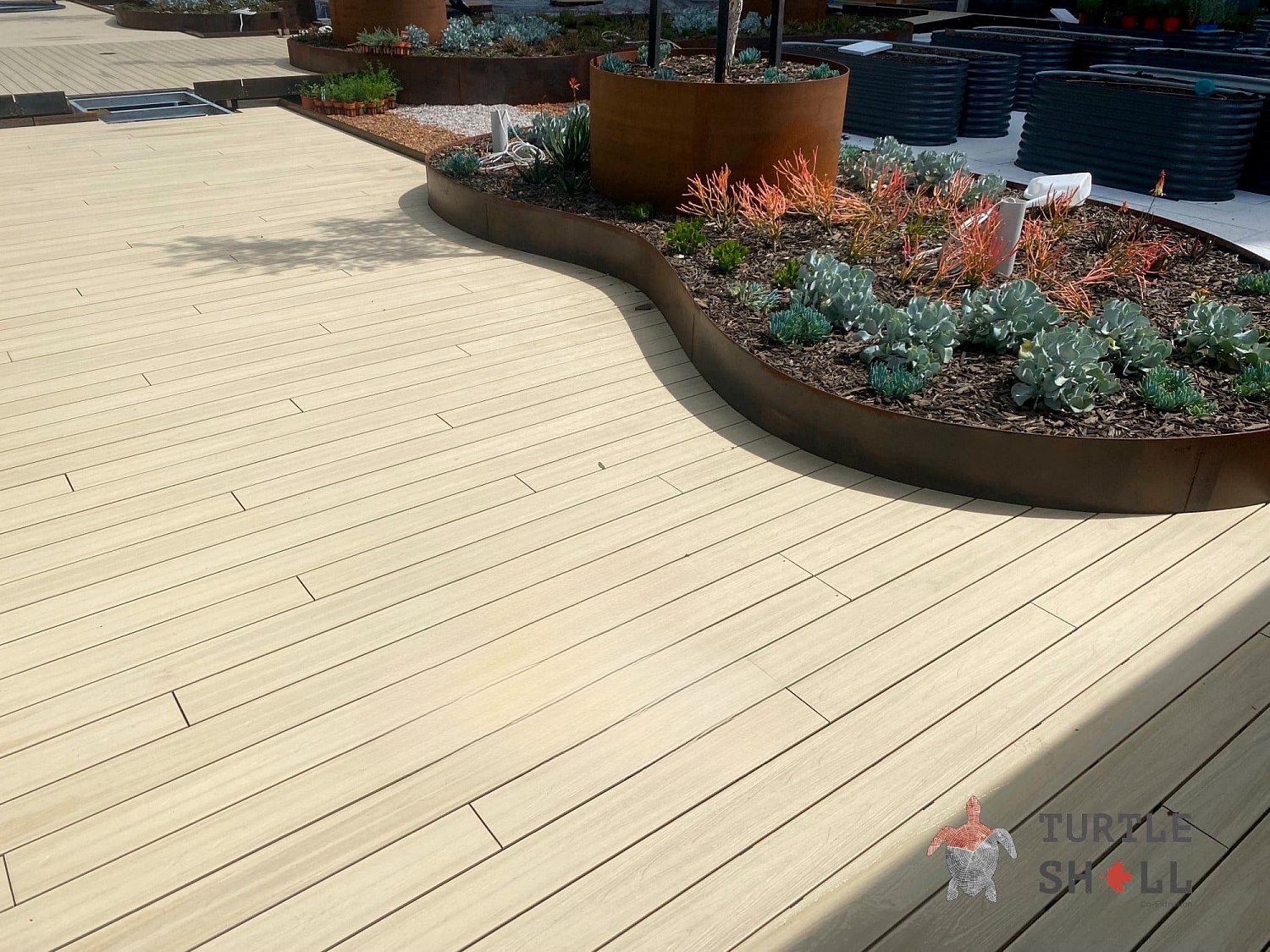 Террасная доска ДПК Turtle Shell French Oak (Белая) – Идеальное Решение для Коммерческих Пространств